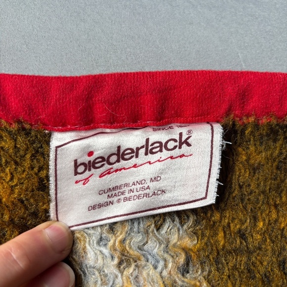 Vintage Biederlack of America Minnie Mouse Red and White Blanket with Pocket - Picture 10 of 10